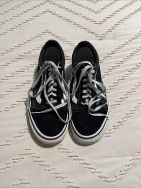 Classic Men's/Women’s Black Canvas Low-Top Vans with White Accents